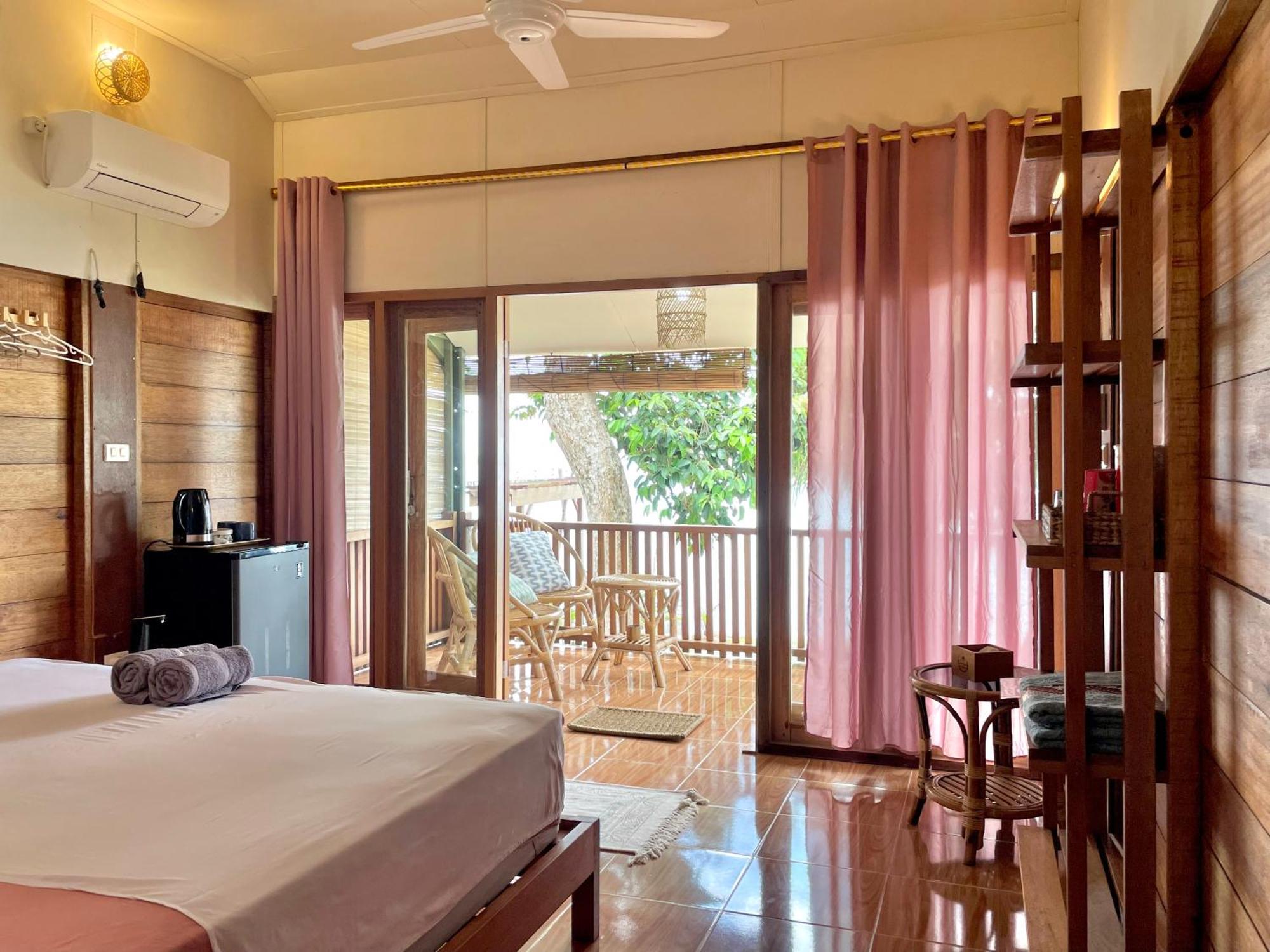 Sunset Beach Resort Weh سابانغ المظهر الخارجي الصورة